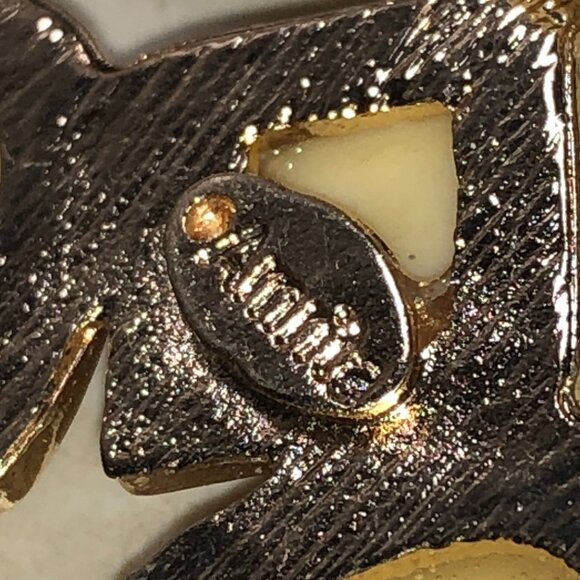 Amrita Ivory & Gold Chandelier Earrings - Picture 4 of 5